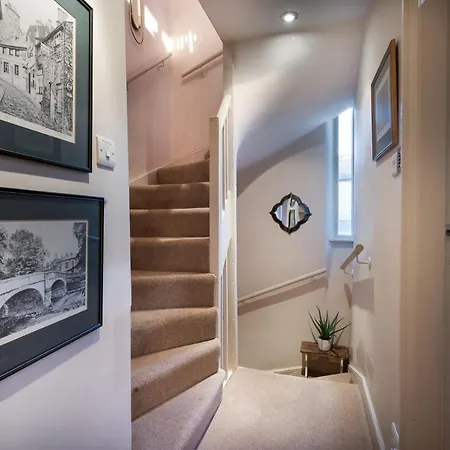 10 Castle Crescent Holiday home *